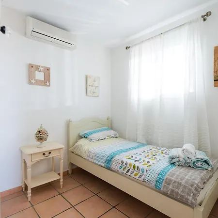 Coveta Fuma House * El Campello